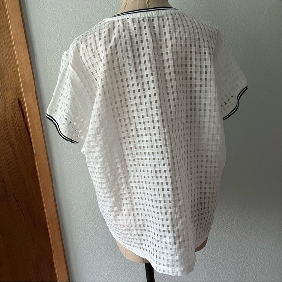 EARTH MUSIC ECOLOGY sz M White Window Pane Short Sleeve Blouse Navy Trim - Picture 4 of 6